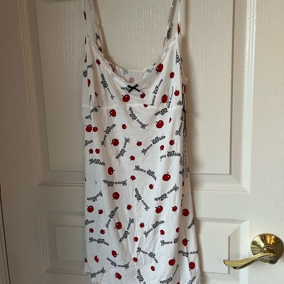 NWT Disney x Forever 21 Red Apple and Black text - Picture 6 of 13